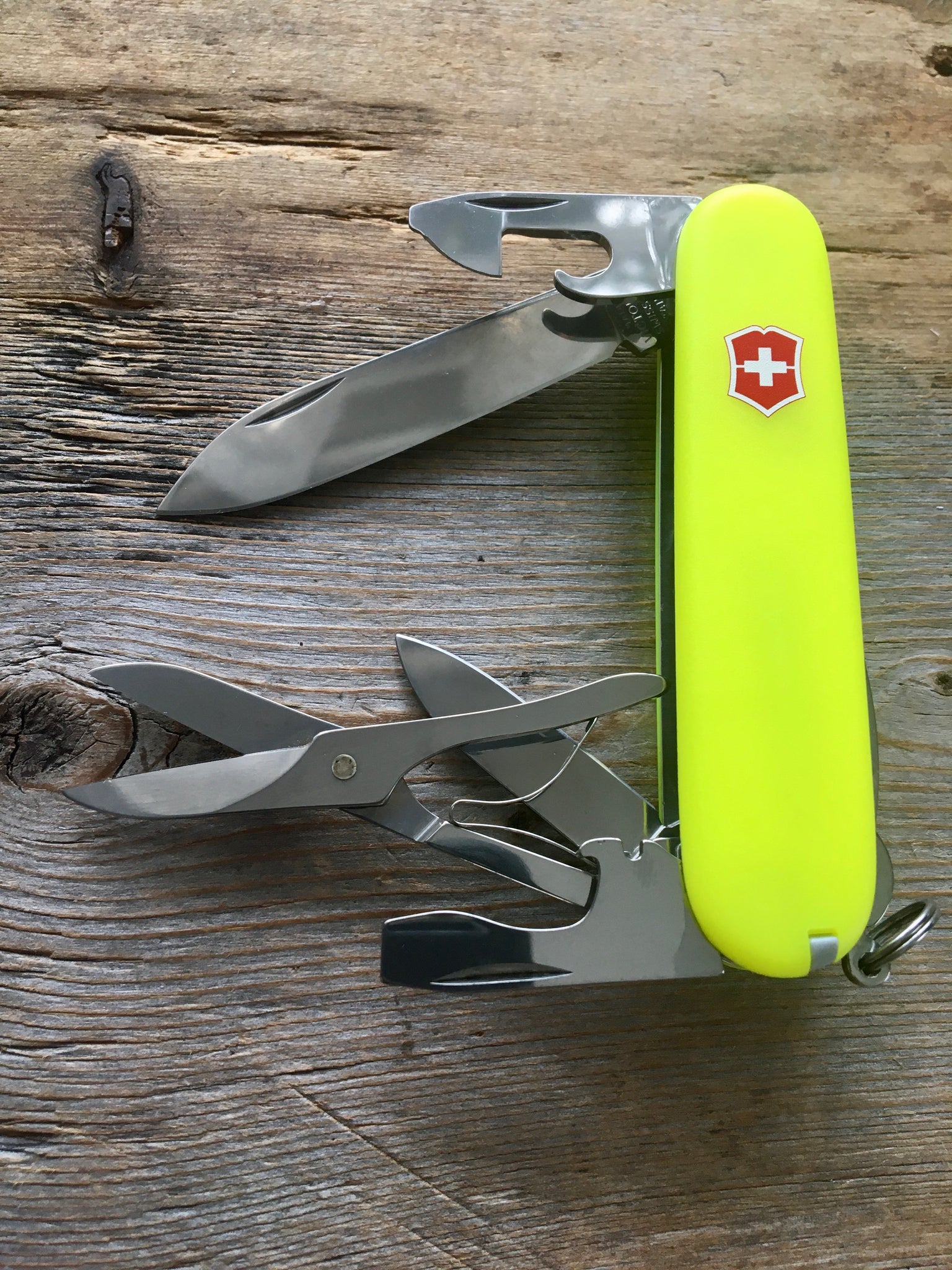 Victorinox glow 2025